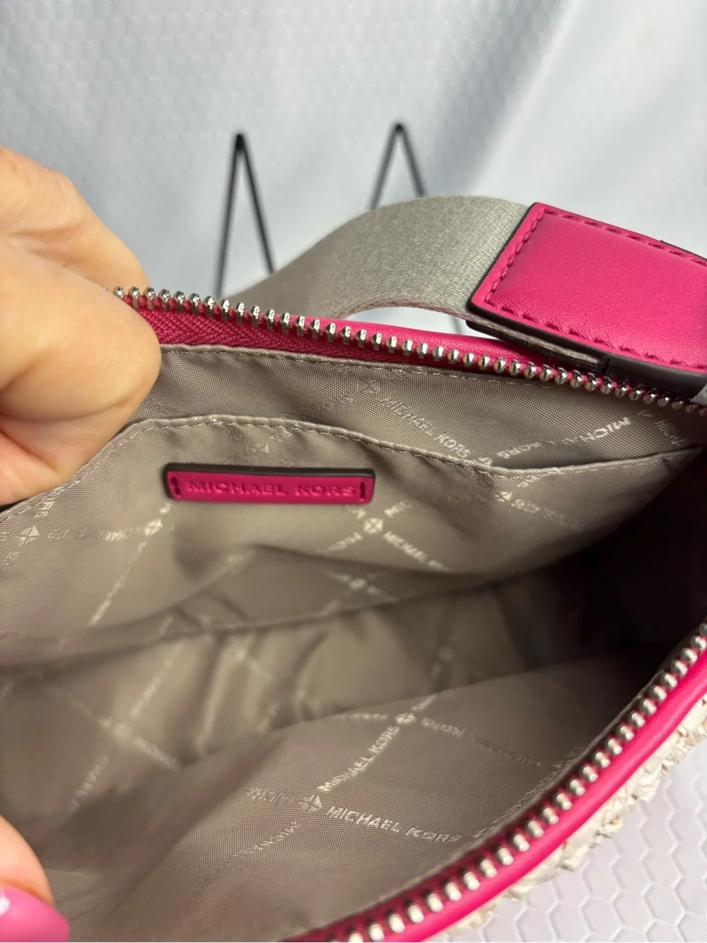 Michael Kors Pink Ombre Woven Crossbody Bag with Pink Leather Accents NWT - Picture 11 of 11
